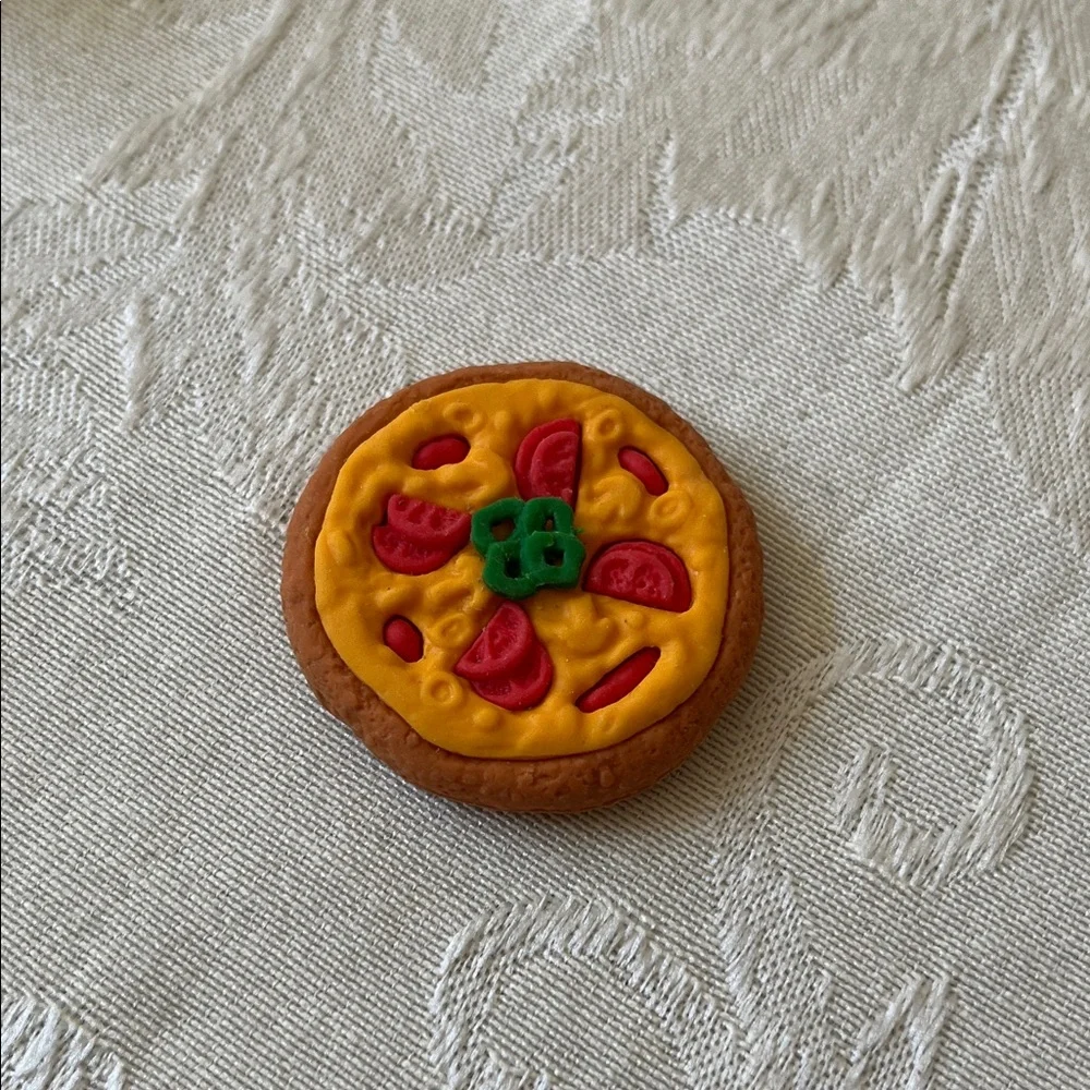 10 Piece Food Erasers 7 Pizza slices, Pizza and Snack Set - Picture 7 of 8